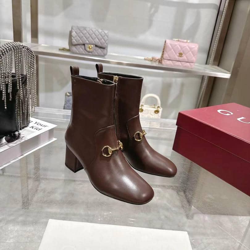 0040 Boots